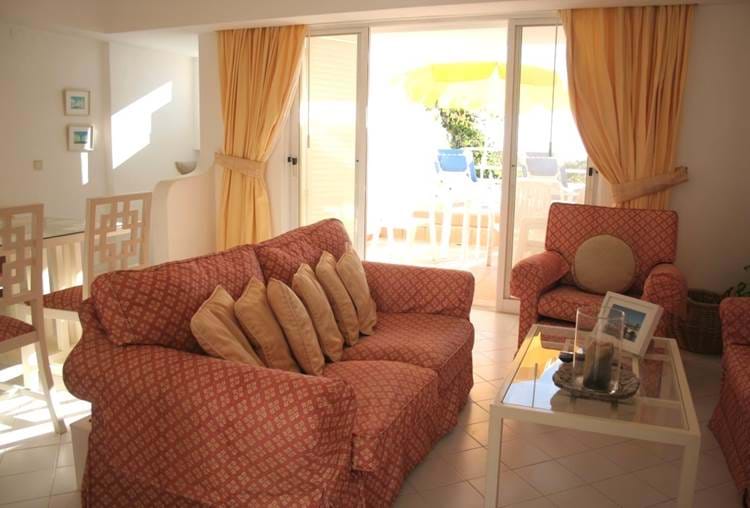 Quarter share in south facing split level one bedroom apartment,  located on the front row of Ocean View