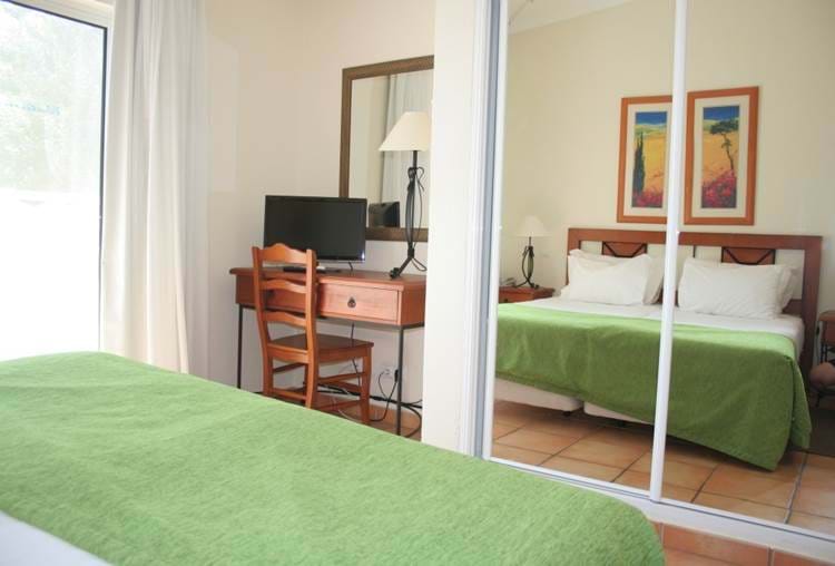 Quarto Indiviso em moradia de dois quartos no Resort Pestana Palm Gardens