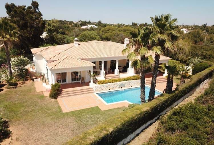 Four bedroom detached villa with swimming pool and view of the sea from the terrace area