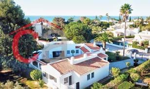 Unique detached 4 bedroom villa with pool  and roof terrace with seaviews