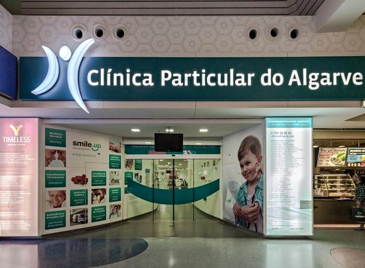 Clinique dentaire, ambulatoire et une salle d'urgence au shopping commercial, Guia, Albufeira