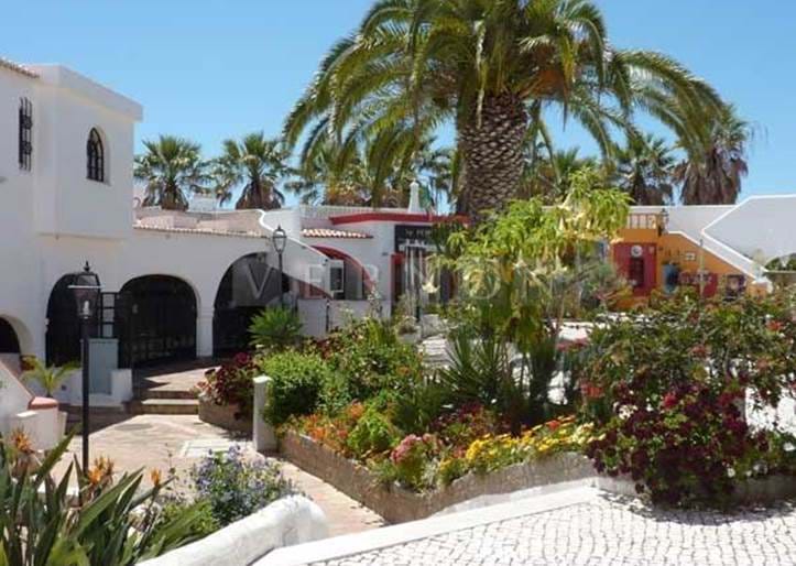 Algarve Carvoeiro Monte Carvoeiro for sale large restaurant & bar in pleasant area, only a short stroll to the centre of Carvoeiro