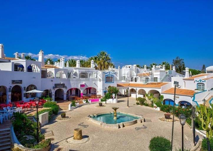Algarve, Carvoeiro, à vendre restaurant de 146 m2 avec terrasses 