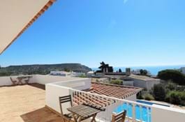 Superb 3 Bedroom Villa with Sea view and walking distance from the Centre