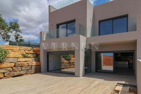 Algarve for sale modern  4 bedroom semi-detached villas by the arade river with magnificent panoramic views and just 5-10 min from Ferragudo and Portimão