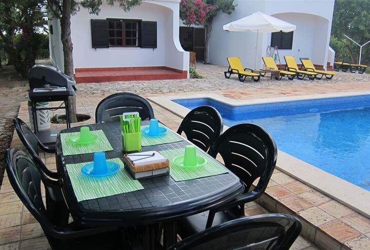 Villa for holiday 4 bedroom holiday villa with pool, Lagoa, Algarve 
