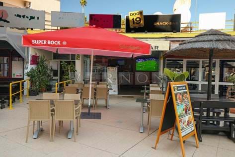 Algarve Carvoeiro, à vendre, snack-bar bien connu avec terrasse au coeur de Carvoeiro