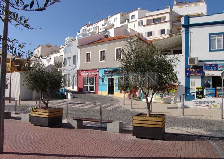 Algarve Carvoeiro til salgs 1 roms leilighet i sentrum av Carvoeiro kun 100 meter fra stranden