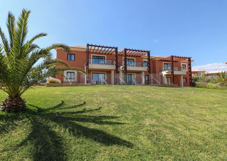 Algarve Carvoeiro para venda luxuoso apartamento T1 em resort de 5 estrelas Monte Santo em Carvoeiro 