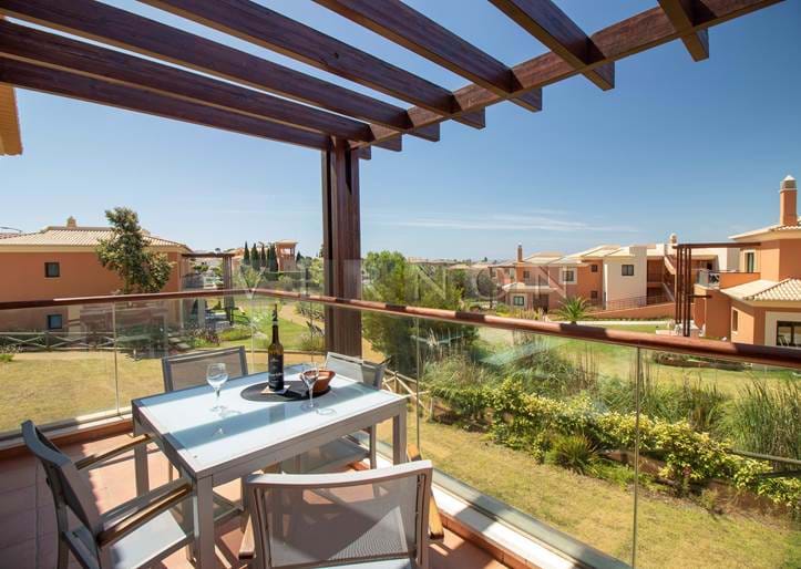Algarve Carvoeiro para venda luxuoso apartamento T2 em resort de 5 estrelas Monte Santo em Carvoeiro 