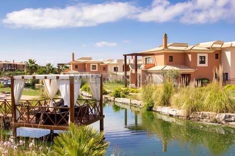 Luxury 1 bed Apartment for sale in 5 star resort Monte Santo in Carvoeiro Algarve
