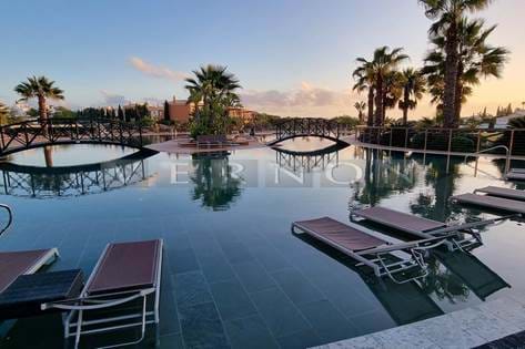 Algarve Carvoeiro para venda apartamento T2 de luxo no prestigioso resort Monte Santo 5* apenas 5 min da praia de Carvoeiro 