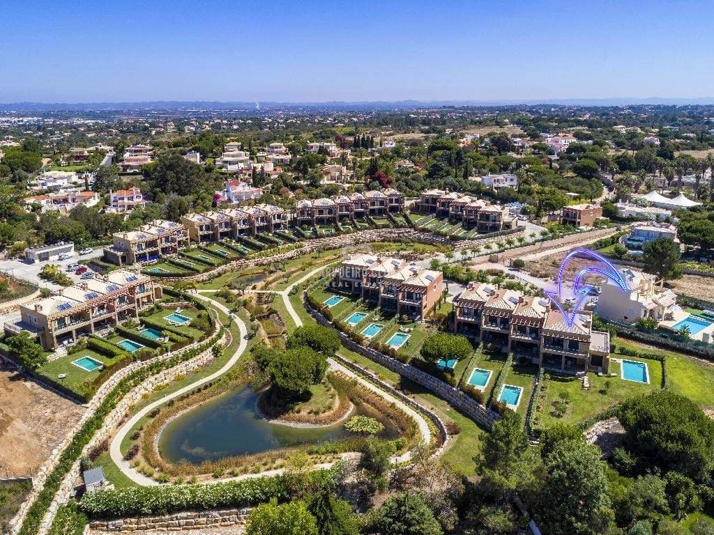 Superbe maison de ville de 3 chambres avec piscine privée e jardin
