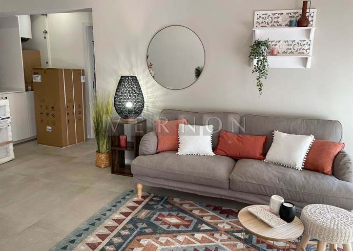 Algarve, appartement avec  1 chambre entièrement rénové, à vendre à Srª da Rocha, près de Porches, situé à seulement 600m de la plage