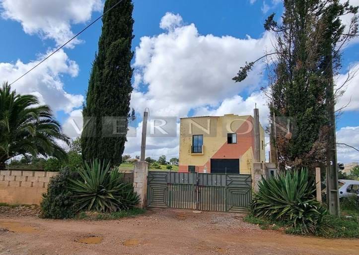 Algarve, Algoz zu verkaufen: Lagerhaus mit Büros  im Industriegebiet von Algoz:
