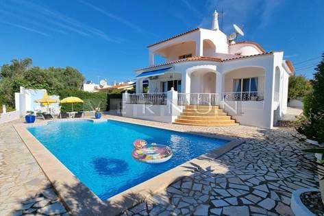 Algarve, Carvoeiro (Sesmarias), para venda: moradia tradicional de 3 quartos com piscina e vista mar