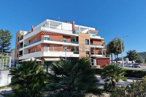 Algarve, Silves zu verkaufen, geräumige 3-Bett-Wohnung mit Garage im Zentrum der Stadt Silves
