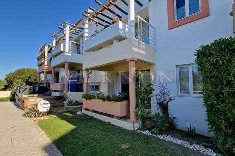 Algarve Carvoeiro, til salgs moderne 1-sengs leilighet, i gyldent Clube-kompleks, kun 15-20 min gange til stranden og Carvoeiro sentrum