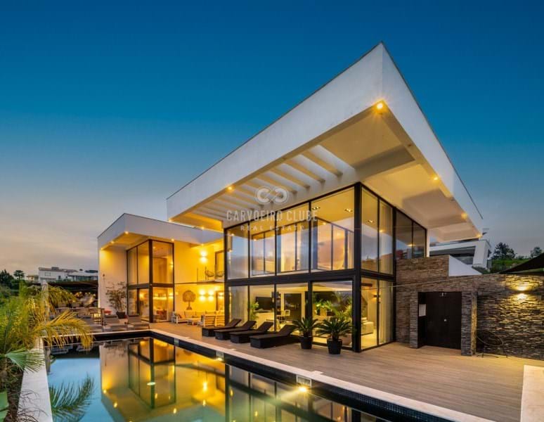 Moderne 4-SZ-Villa mit Pool und fantastischem Ausblick