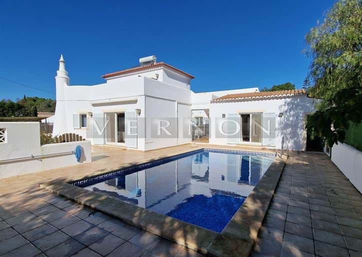 Algarve Carvoeiro for sale, detached villa with 4 bed, heated pool, within walking distance to Carvoeiro beach & amenities