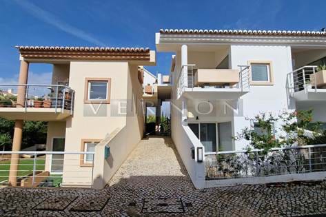 Algarve Carvoeiro, para venda apartamento T1 no Golden Clube, apenas 15-20 minutos a pé da praia e centro de Carvoeiro