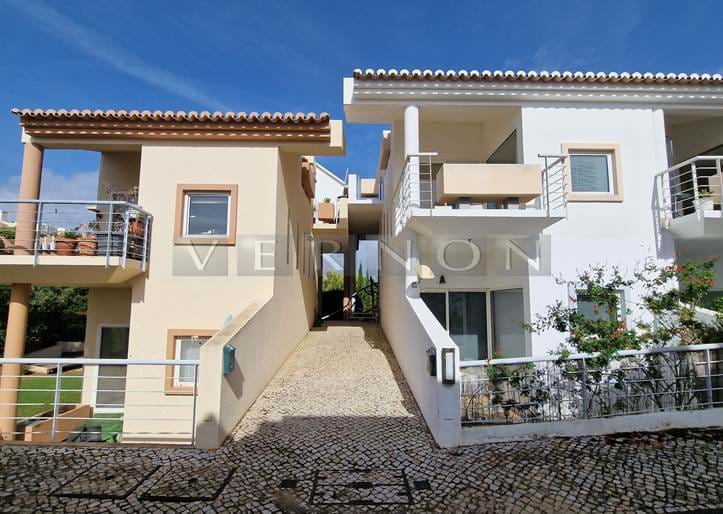 Algarve Carvoeiro, para venda apartamento T1 no Golden Clube, apenas 15-20 minutos a pé da praia e centro de Carvoeiro