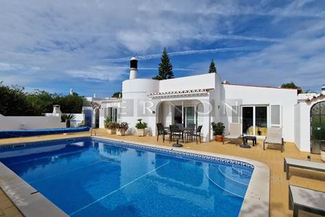 Algarve, Carvoeiro for sale, detached 2 bed villa with heated pool on  Vale do Milho estate 