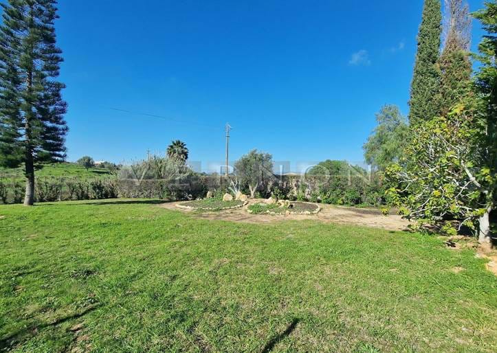 Algarve, Caramujeira, à vendre terrain à bâtir, dans un endroit calme à Vale d'el Rei, près de la plage de Marinha et Benagil