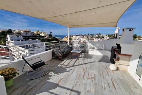 Algarve Carvoeiro para venda moradia charmosa com 3 quartos, magnificas vistas mar e vila de Carvoeiro apenas 300m da praia
