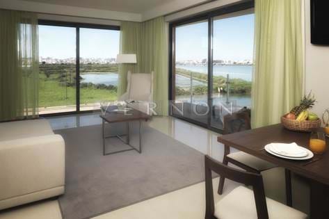 Lagoa Algarve Agua Hotels Riverside para venda apartamentos T1 e T2 com vistas sobre o rio Arade e Portimão 